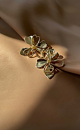 Kararmaz Çelik gold yonca detay küpe