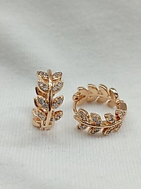 Çelik yaprak detaylı Çelik küpe