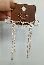 Fiyonk yaşlı küpe