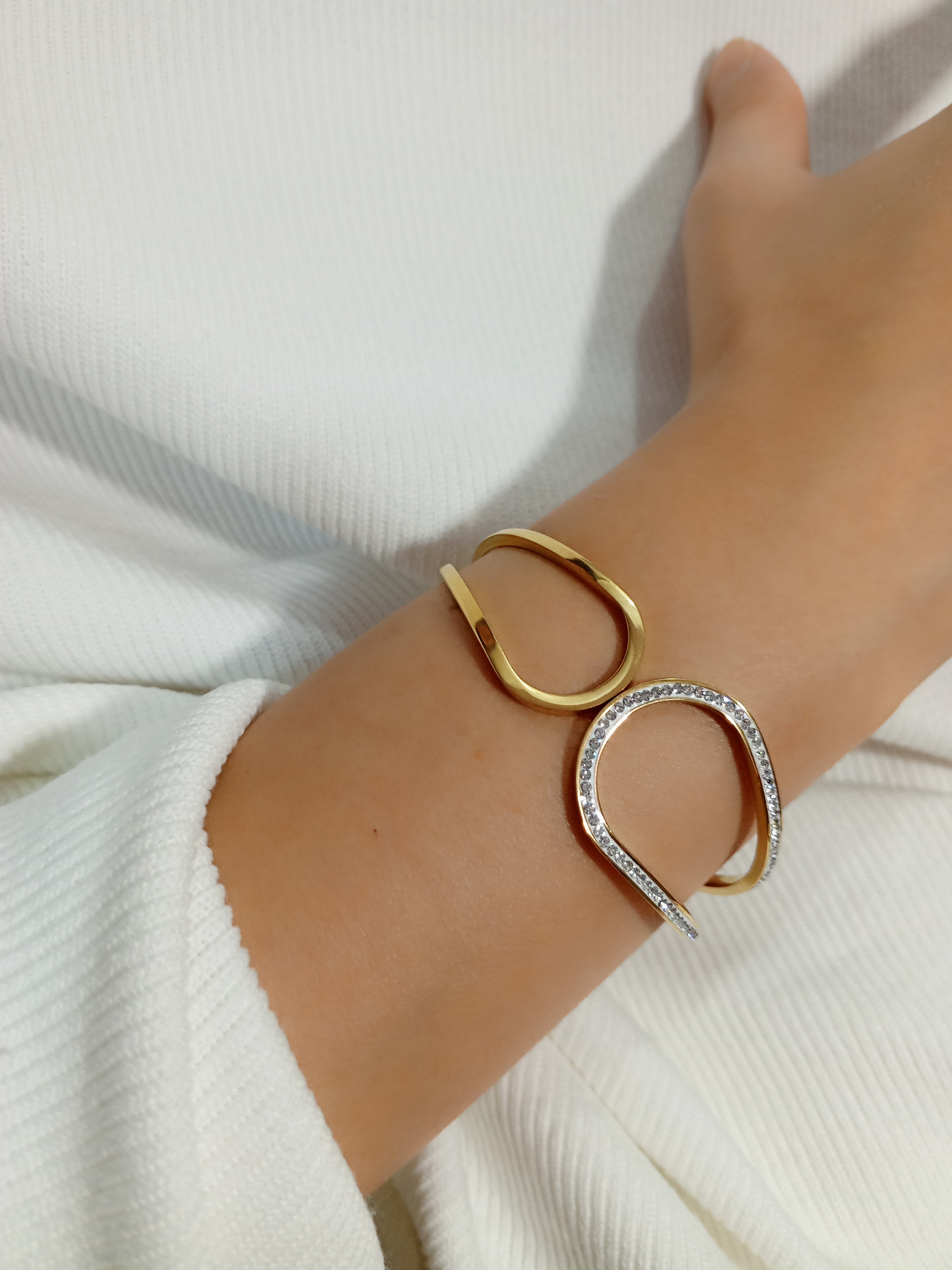 Zarif taşlı bileklik